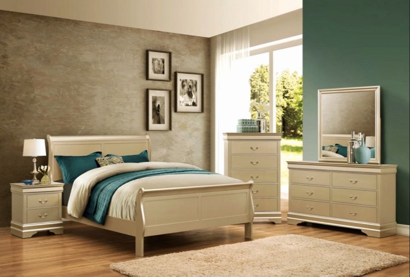 Queen bedroom set NEW ‼️