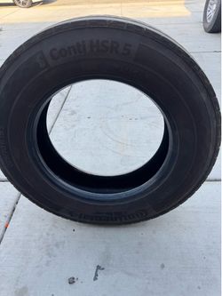 Continental 225/70/r19.5 2 tires