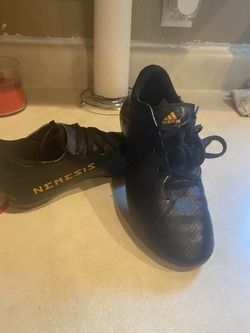 Youth soccer cleats