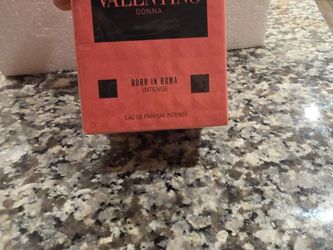 Valentino perfume nuevo en caja
