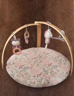 Ingenuity baby duvet activity gym playmat with wooden toy bar