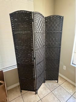 Folding room divider