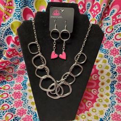 Paparazzi Silver Link Necklace and Earring Set