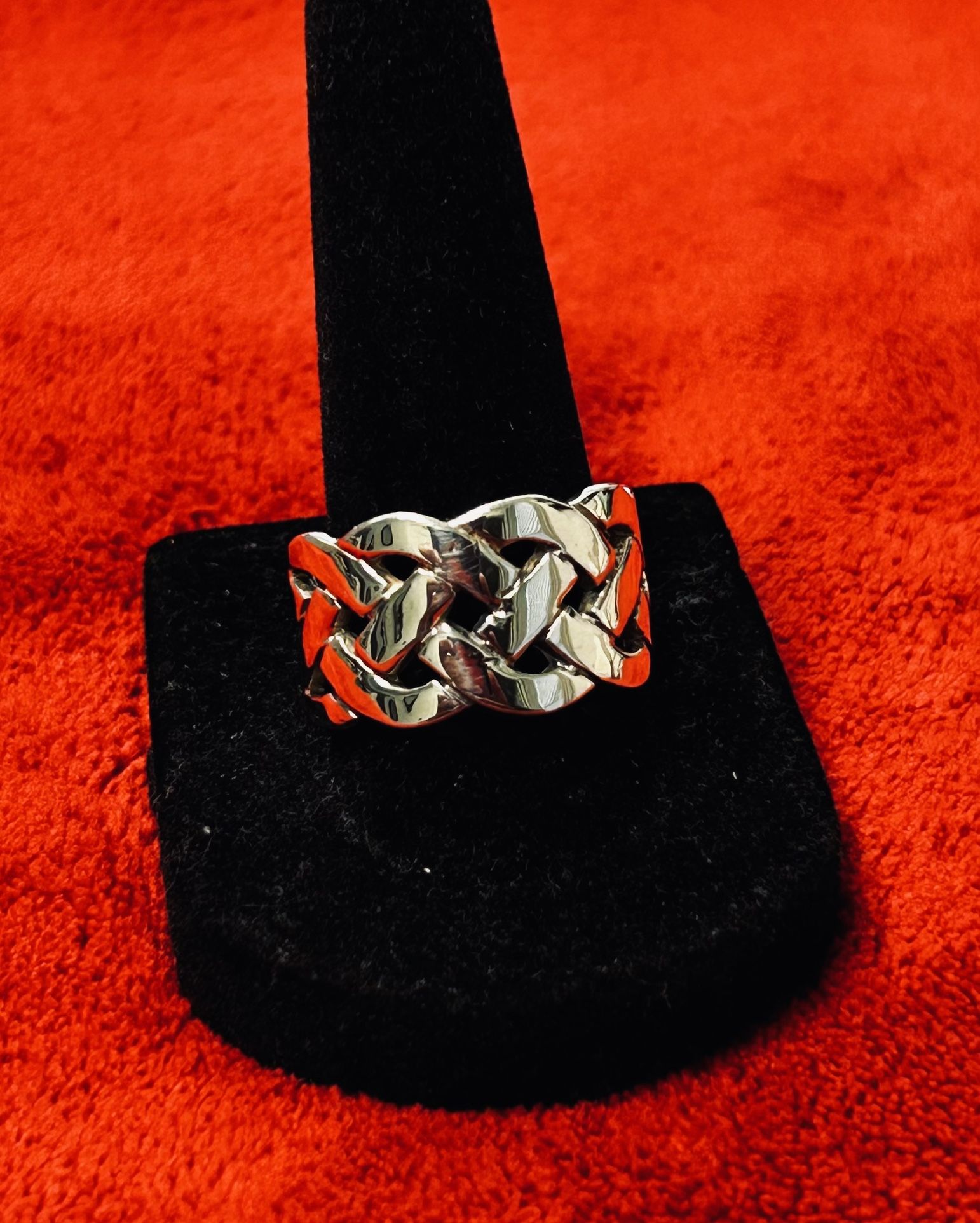 925 Sterling Silver Ring Size 9