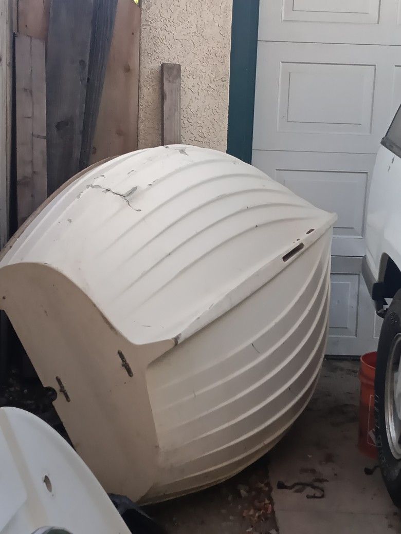 Fiberglass Sailboat (Dingy)2ft W/Trailer