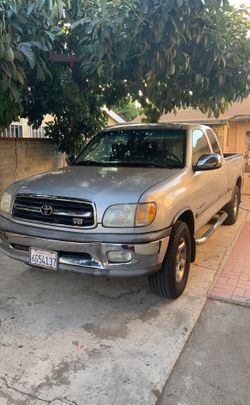 Toyota Tundra 2000 two weel drive extra sound 1412023 miles