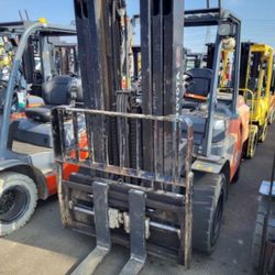 10,000 # Pound 10K Diesel Warehouse Forklift - 2016 Toyota 8FD45U