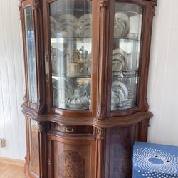 China cabinet 