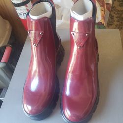 BRAND NEW WOMENS GUESS BOOTS