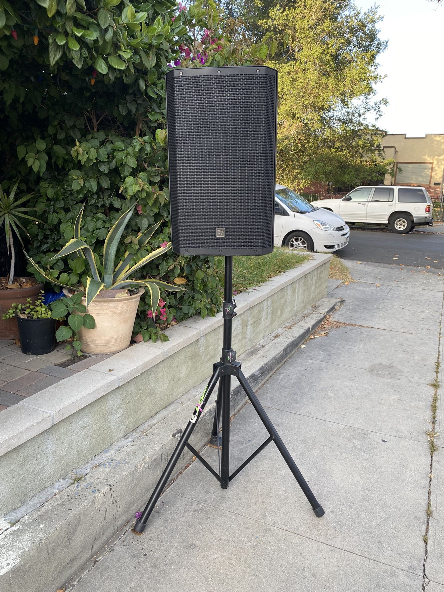 ELECTRO VOICE SPEAKER