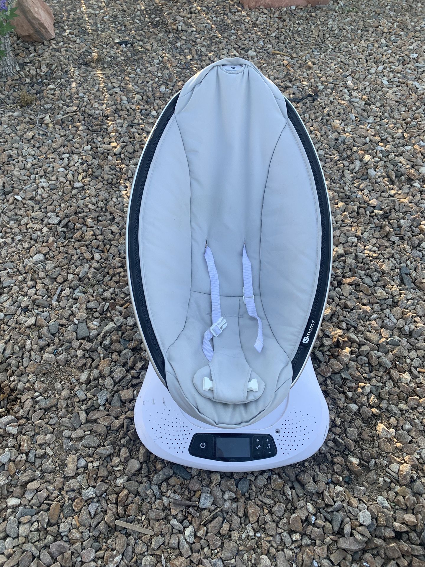 4moms Baby Swing/ Rocker Like New 120$ Obo