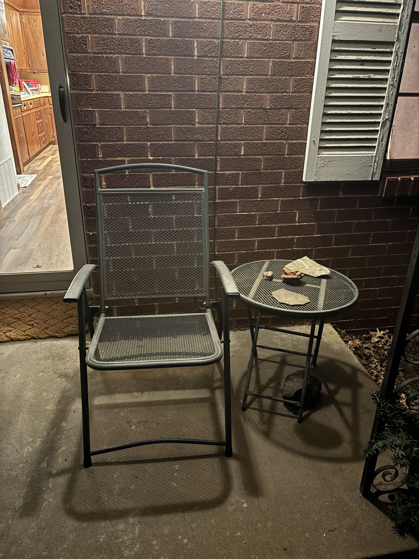 Free table and chair for your porch/patio