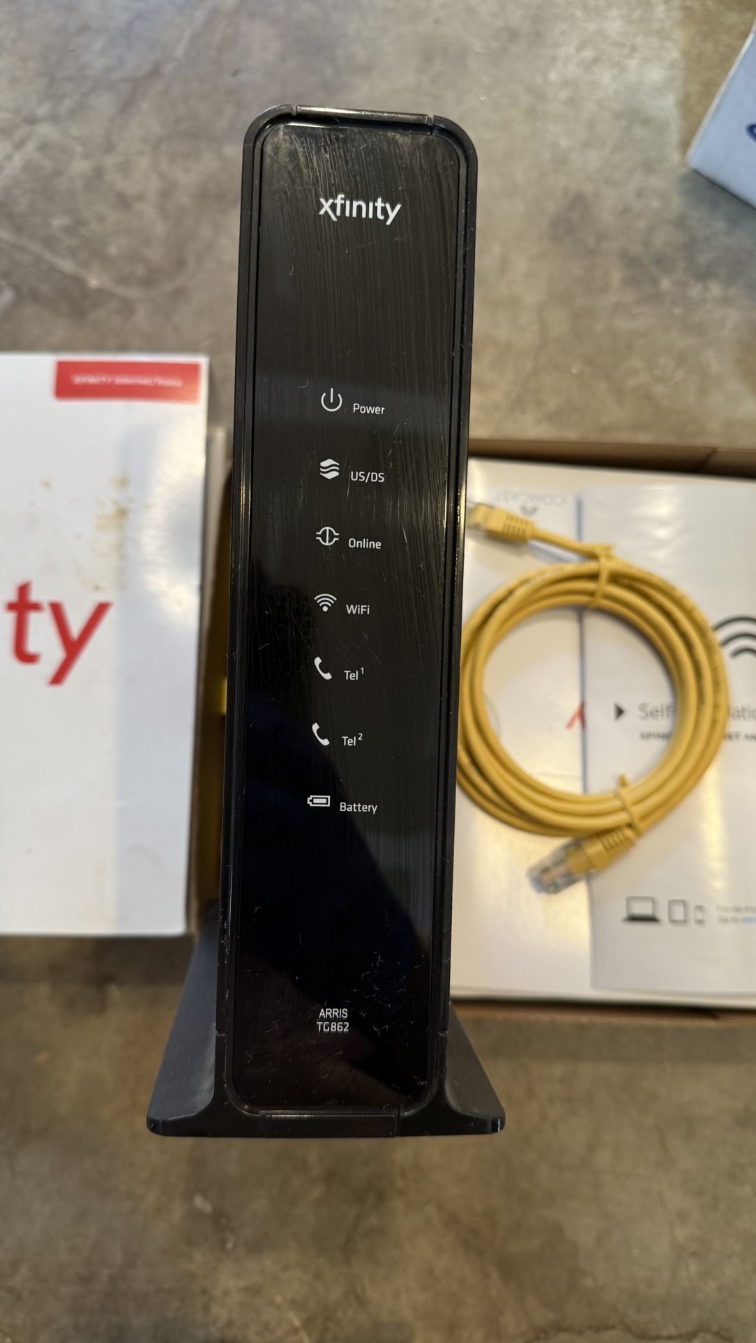 ๐ถ Xfinity ARRIS TG862 Modem + Router Works with Xfinity (Comcast) internet and phone Includes: modem, 2 cables, and manual โ
Wi-Fi works โ
Has phone