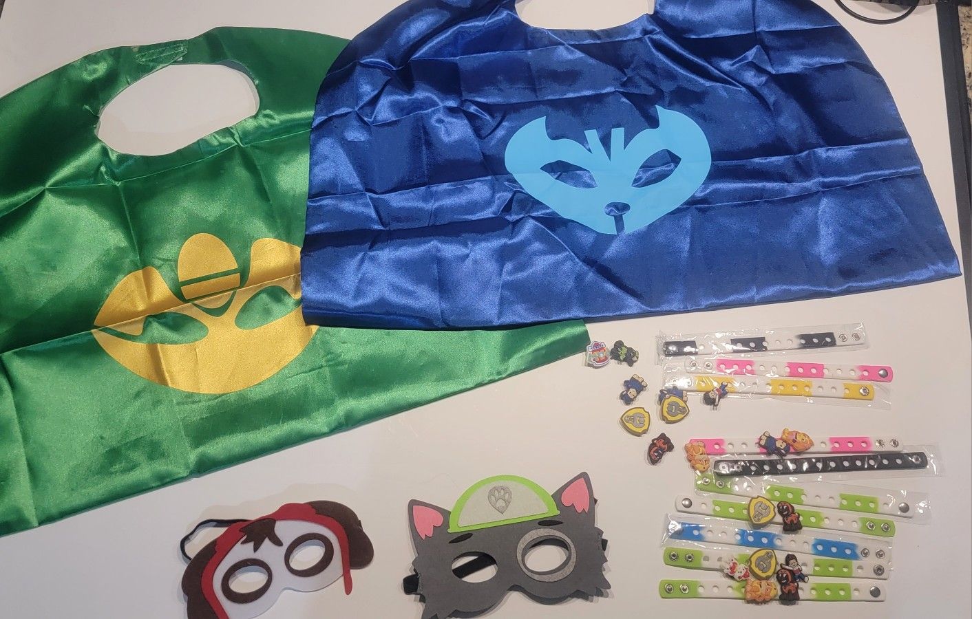 Lot of Paw Patrol Pup Bands Classic and kids-masks PJ Masks Costume Capes