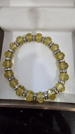 Bracelet. Pulsera.