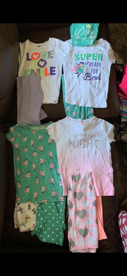 Lot of 4 carter’s pjs size 8