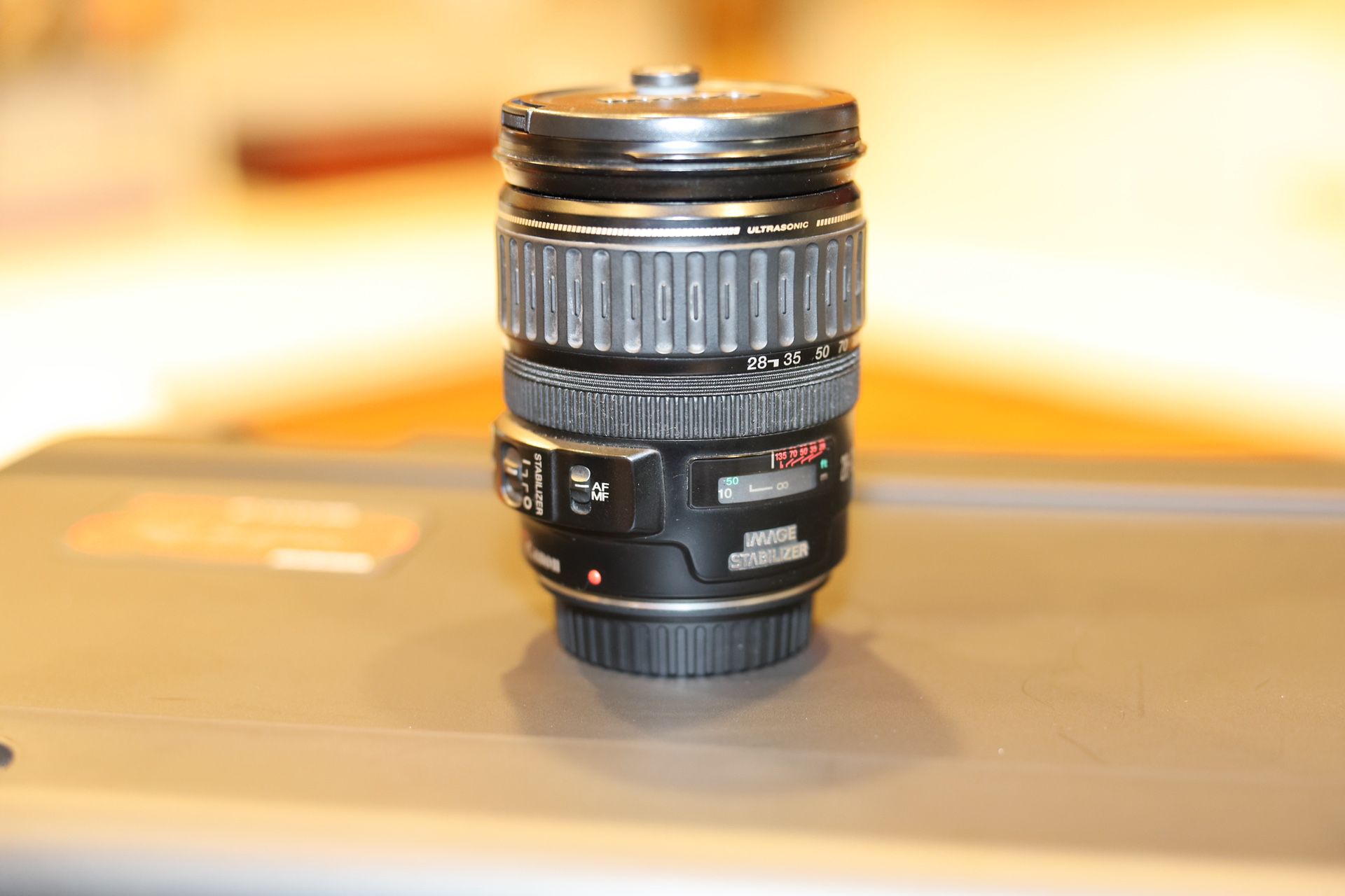 Canon EF 28-135mm f/3.5-5.6 IS USM