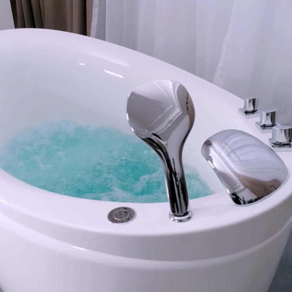 NEW !! Japanese style 59 in. Acrylic Deep Soaking Freestanding Bathtub with Faucets and Seat