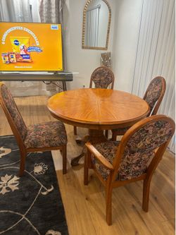 Dinning Table Set of 4 chair