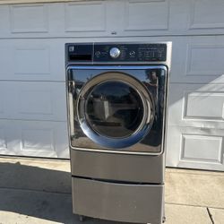 KENMORE ELITE GAS DRYER / STORAGE DRAWER IN GOOD CONDITION 