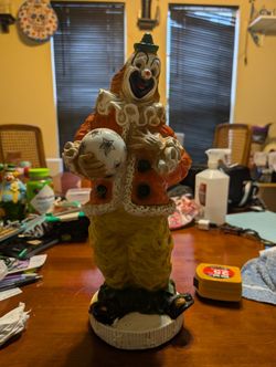 Ringling Bros Universal Statuary Corp Collectible Clown 