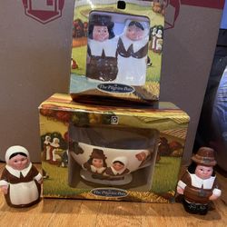 Publix Pilgrims  Spoon Rest ,gravy boat With Resting Plate ,and Salt And Pepper Shakers 