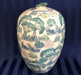 Glazed Ceramic Decorative Lidded Chinese Pot Container