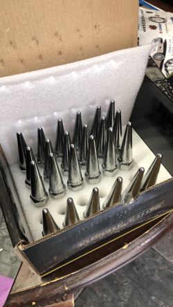 Spiked Chevy lugs
