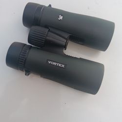VORTEX Diamondback Roof Prism Binoculars Excellent Con.(the case fair con)just What's In Pics. For Pick Up Fremont Sea. No Low/Trades Please 
