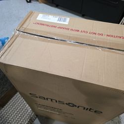 Brand new samsonite soft side large spinner luggage