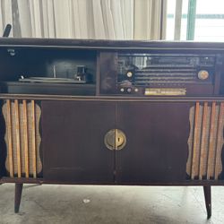 Mid-Century Modern Phonograph Stereo Console and Bar Cabinet, 1950s