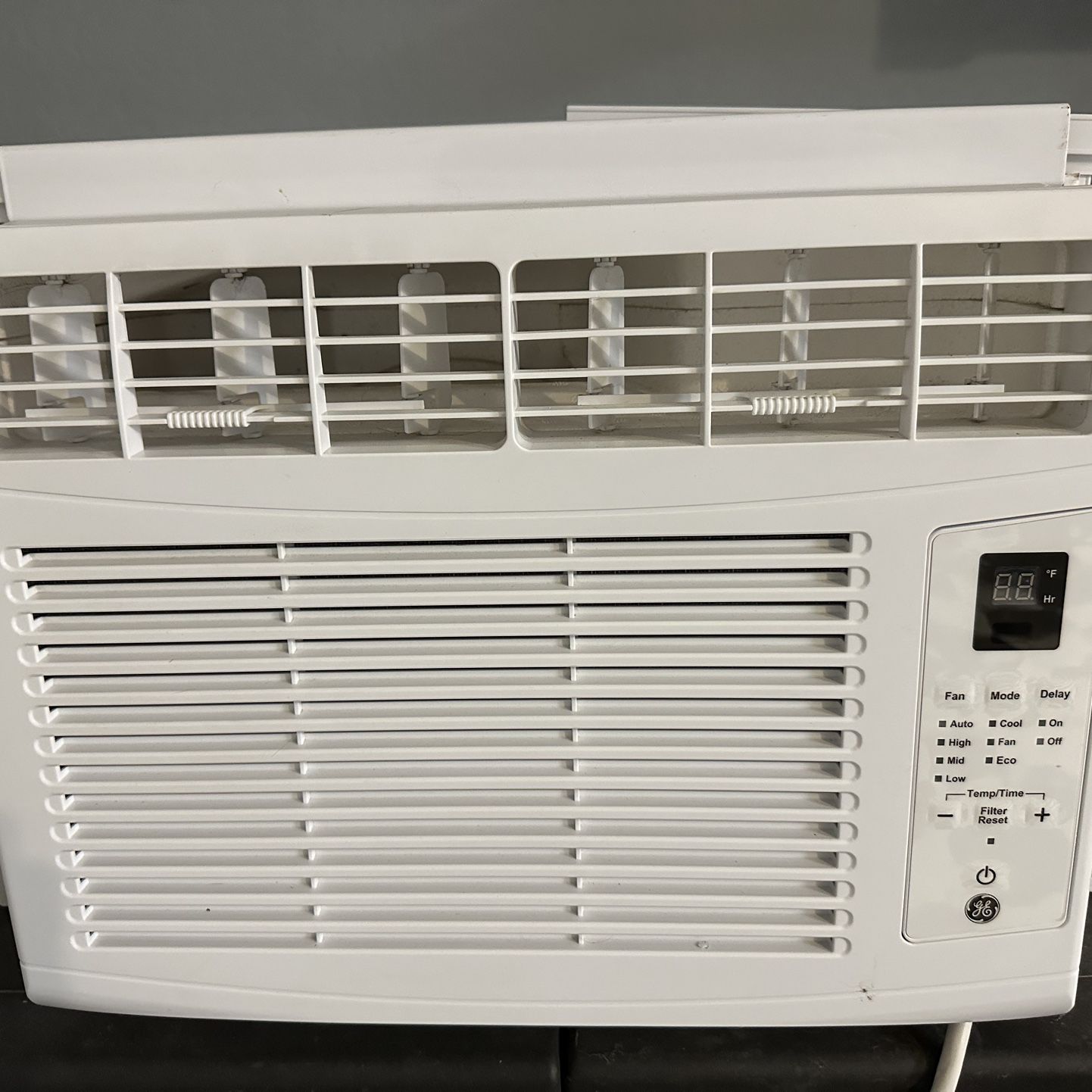 GE 250 - Sf Window Air Conditioner 115 Volt; 6000 - BTU