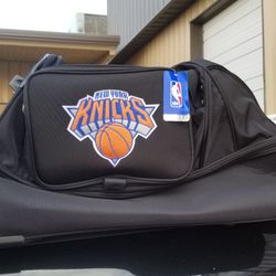 New York Knicks 27" Wheeled Duffle Roller Bag MSRP $159.99