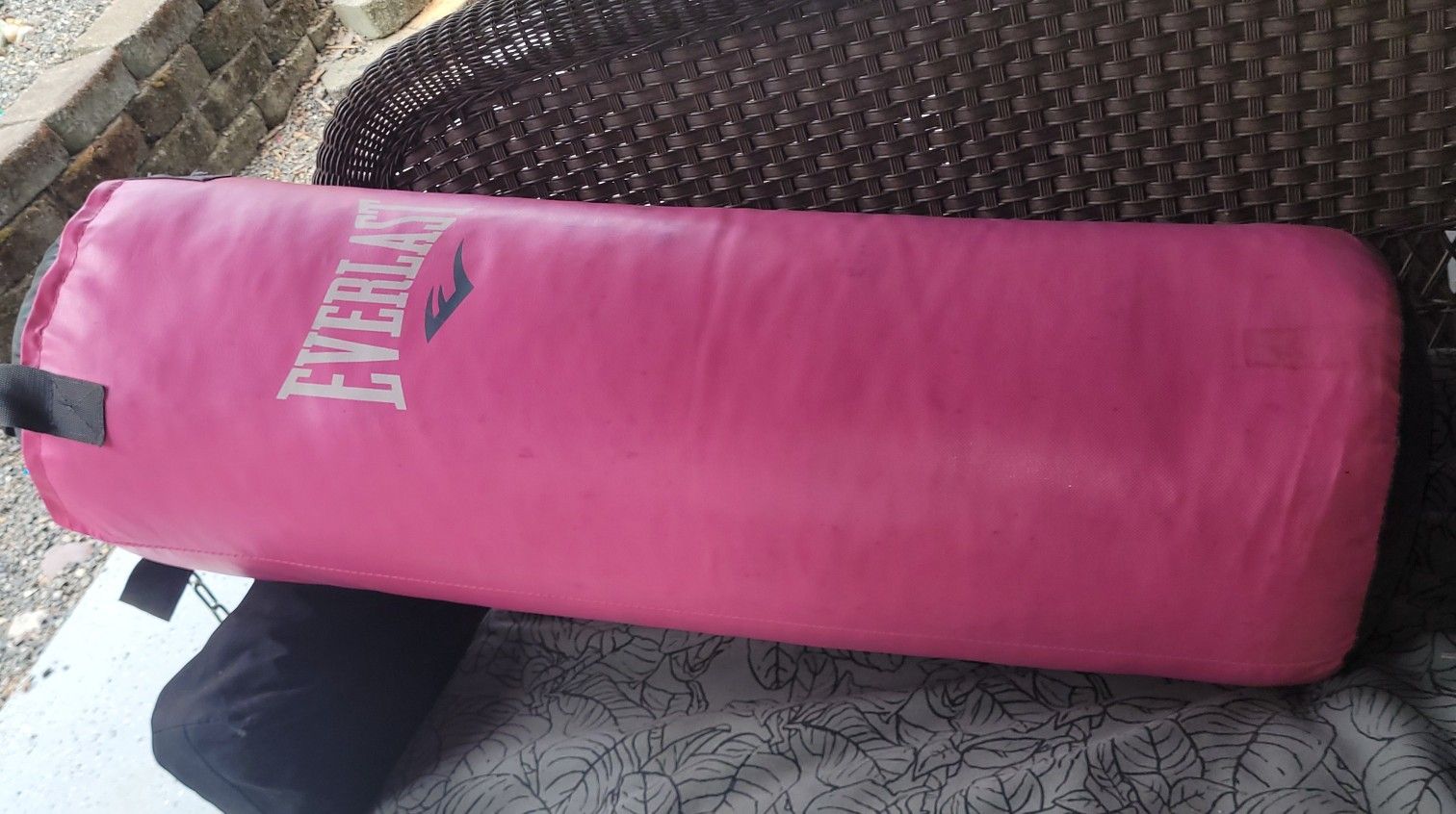 EVERLAST PUNCHING BAG..#75?