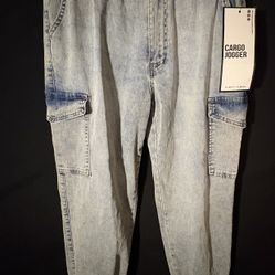 Almost Famous Light Wash Cargo Jogger Jeans (NWT)