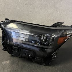 2025-2026 TOYOTA 4RUNNER LEFT HEADLIGHT OEM USED
