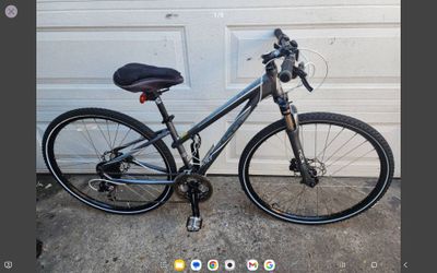 GT Women's Hybrid Commuter Road Bike