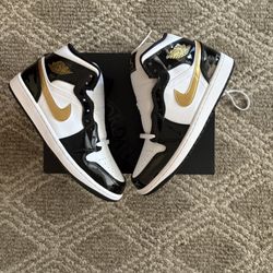 Jordan 1 Mid