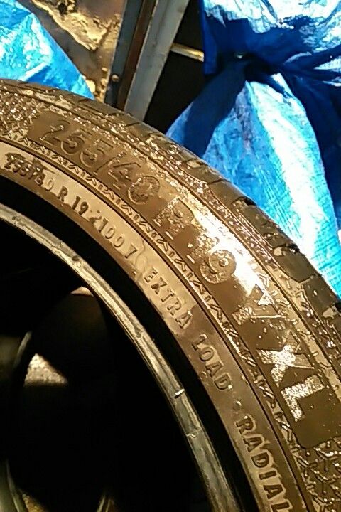 255/40/r19 vxl bravuris tires. 3 of them