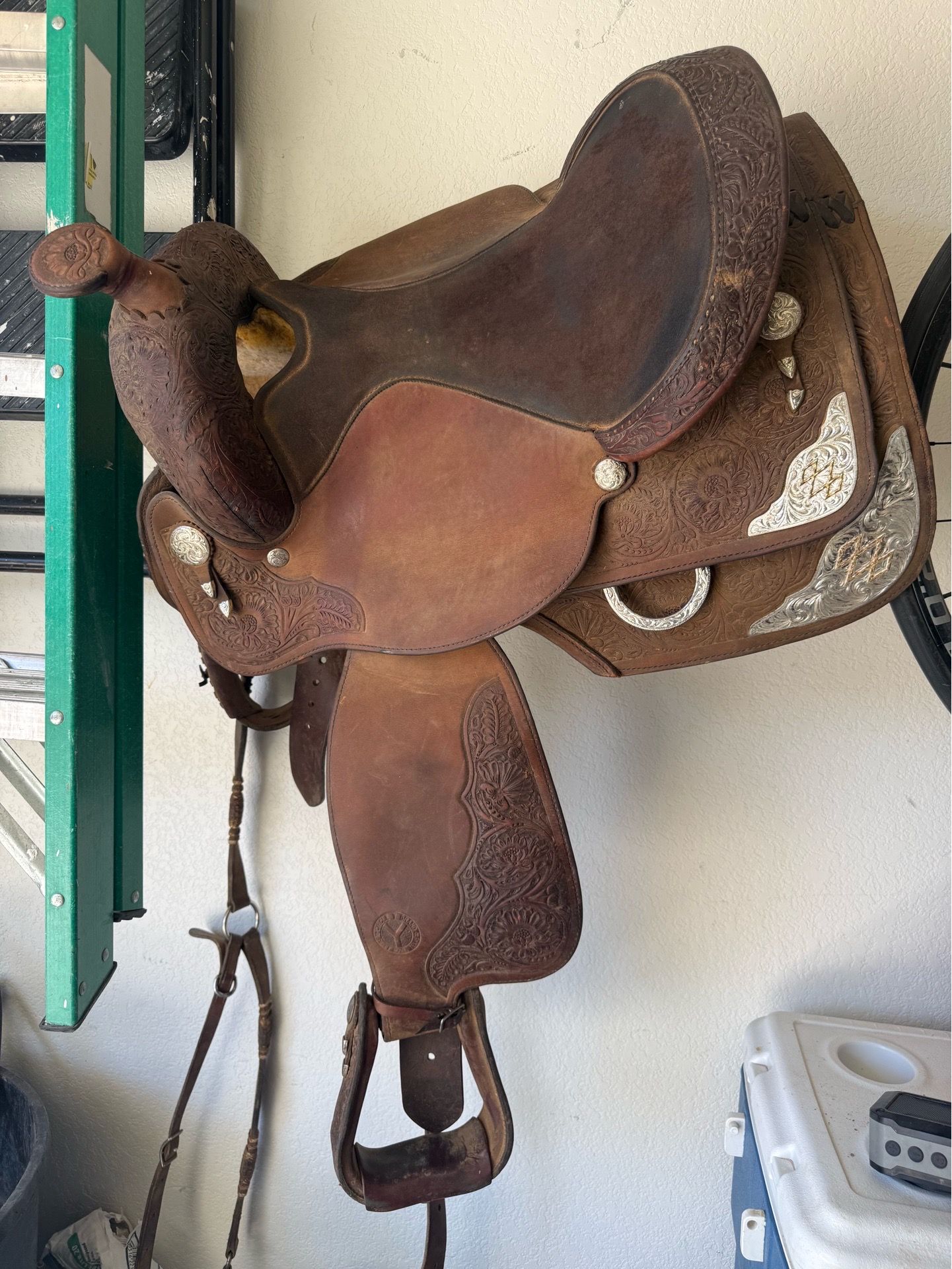 Saddle