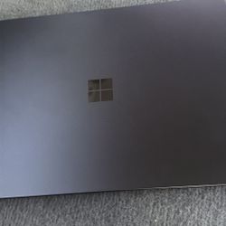 Surface Laptop 13.8 Snap Dragon Elite 16gb Ram1tb