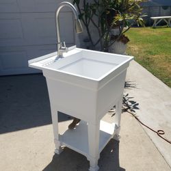 Utility Sink  - Freestanding 