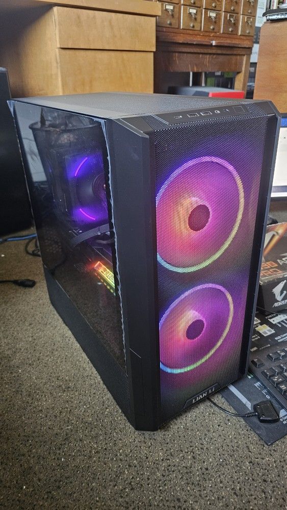 *NEW* AMD Ryzen 7 7800X3D Gaming PC w/ RTX 5070 Ti + 2TB Gen4x4 NVMe M.2 SSD + 32GB DDR5 RAM