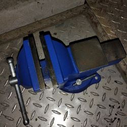 Bench Vise 