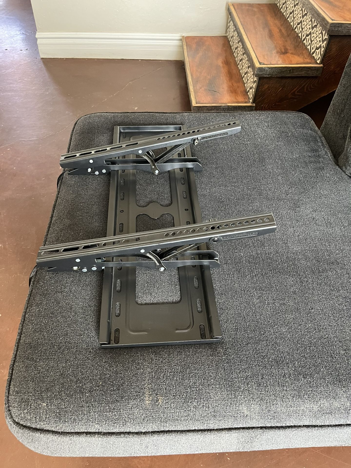 TV Wall Mount Fits 45-65” TV