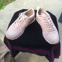 Saucony (shadow)