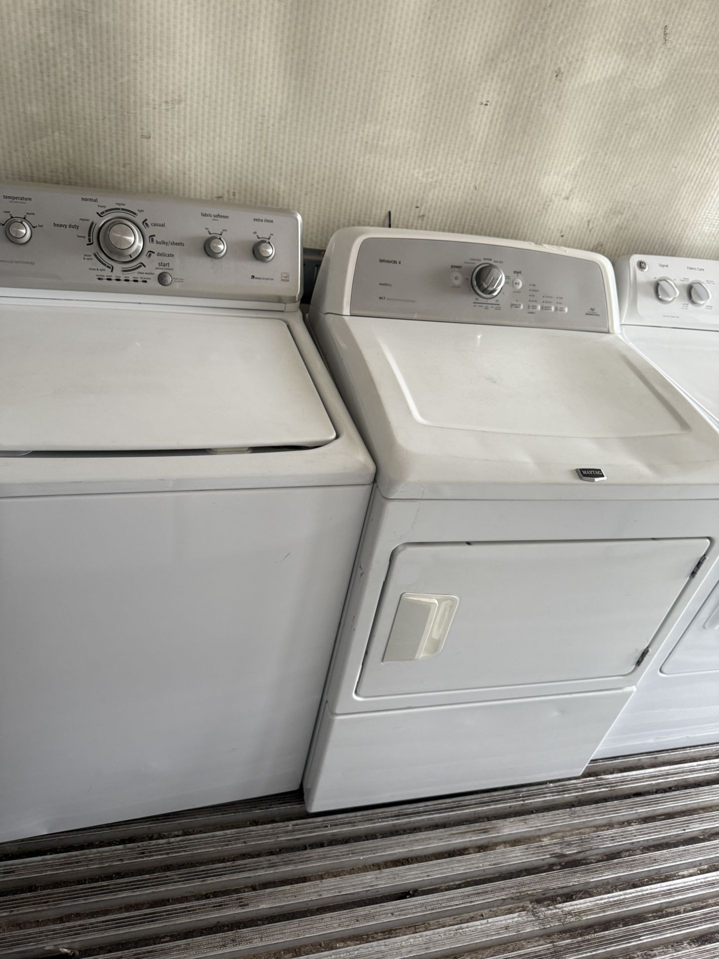 Maytag Washer And Dryer / Lavadora Y Secadora