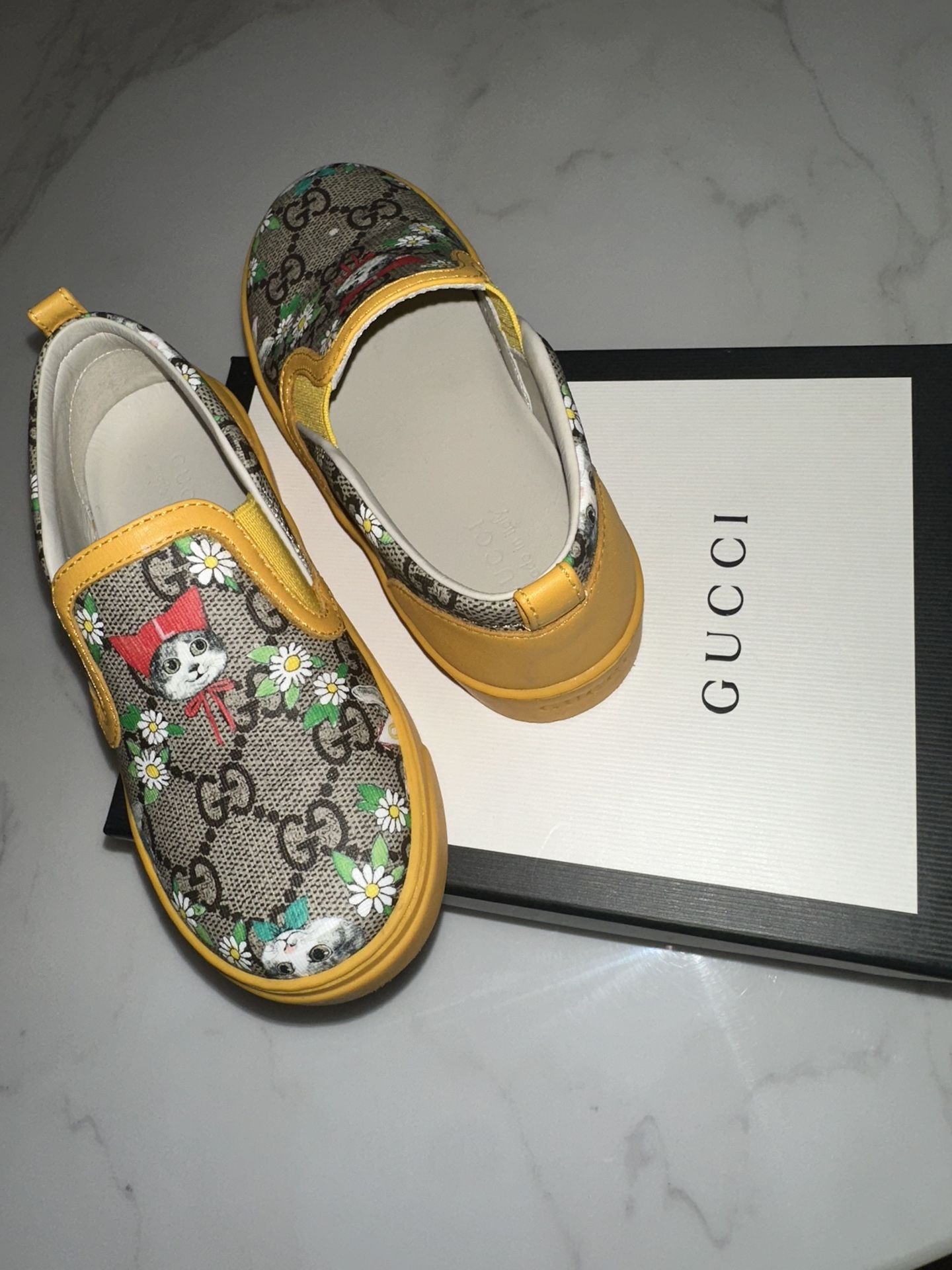 GIRLS GUCCI SLIP ON LOAFERS