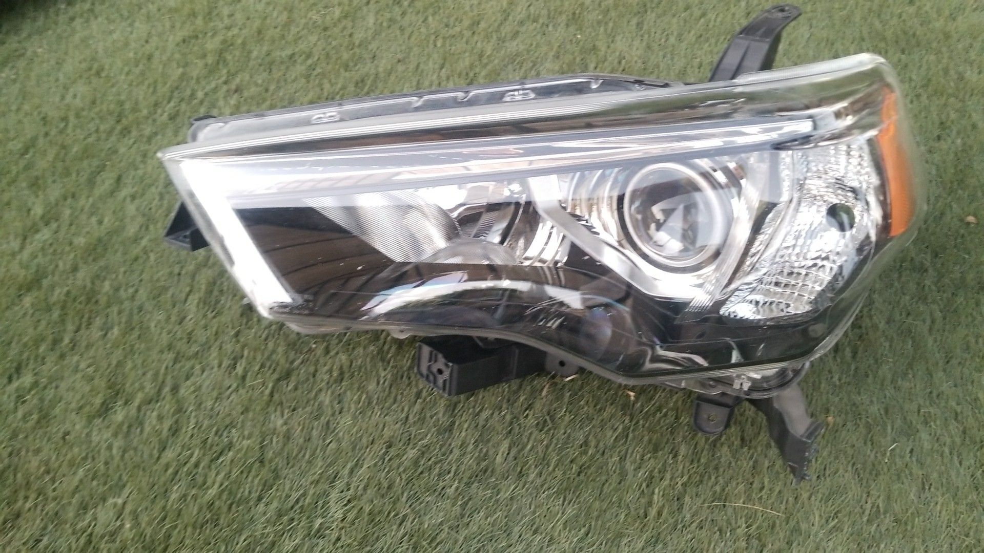 2016 2017 2018 2019 toyota 4runner headlight left