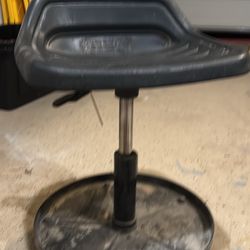 Matco Tools Adjustable Chair